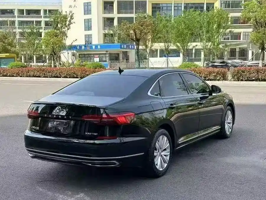 Volkswagen Passat 2023