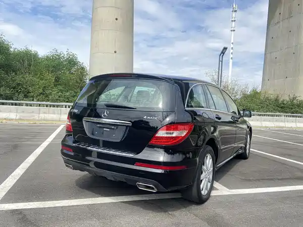 Mercedes-Benz R-Class 2011