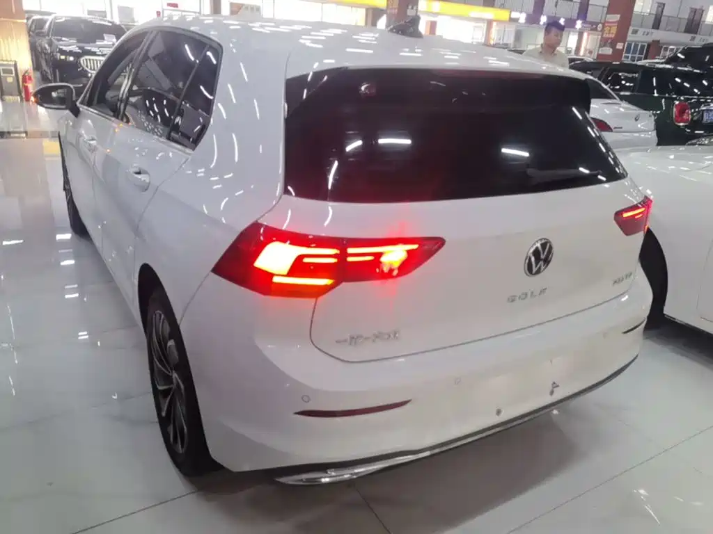 Volkswagen Golf 2021