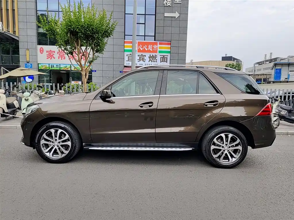 Mercedes-Benz GLE 2016