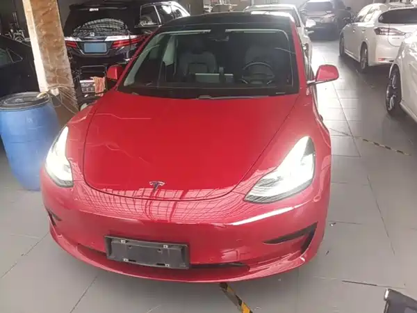 Tesla Model 3 2020