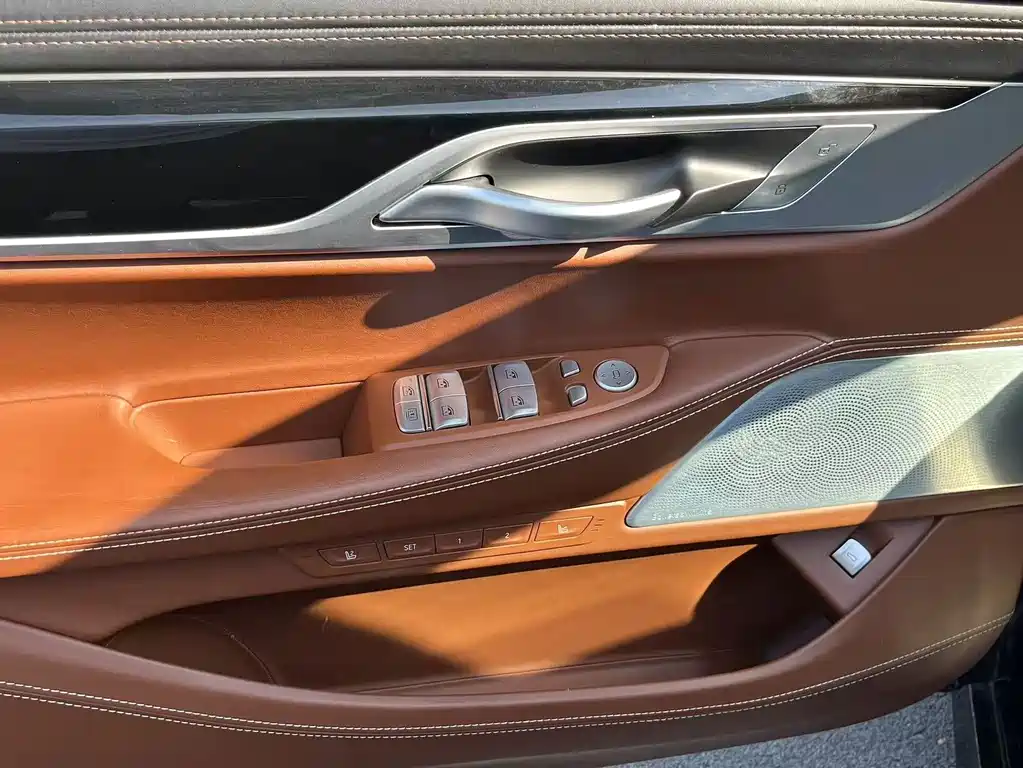BMW 7 Series 2019 — фото 17
