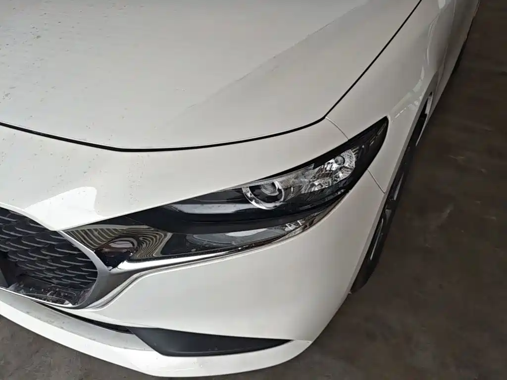 Mazda 3 Axela 2021 — фото 24