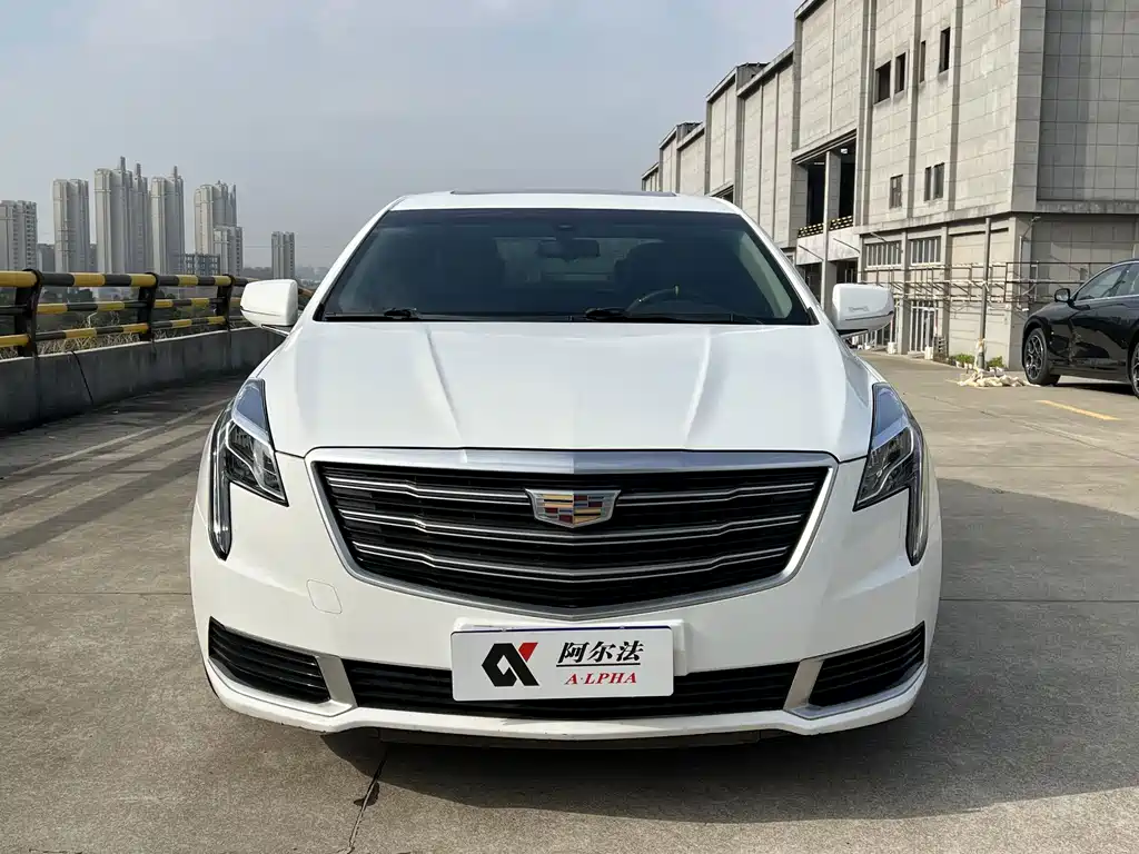 Cadillac XTS 2018 — фото 2