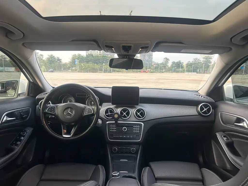 Mercedes-Benz GLA 2017 — фото 14