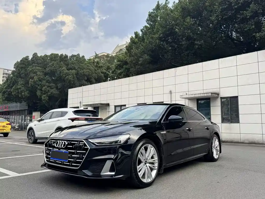 Audi A7L 2025 — фото 1