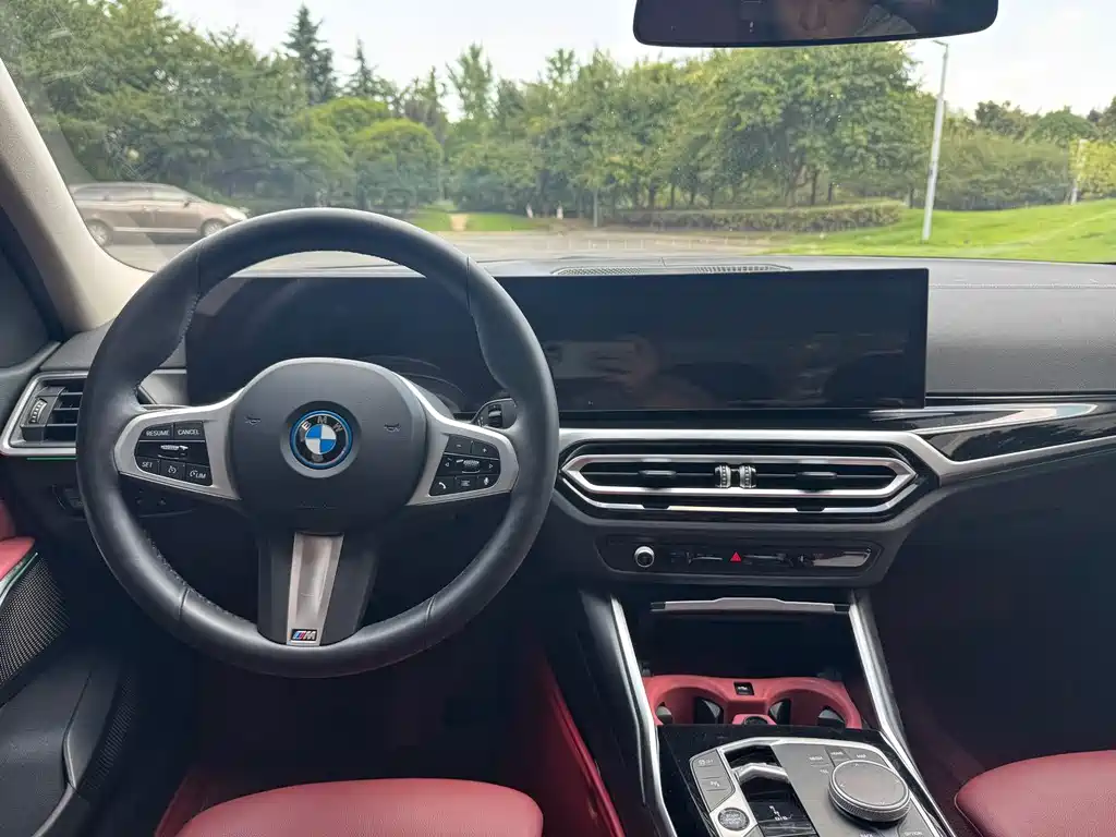 BMW i3 2024 — фото 8