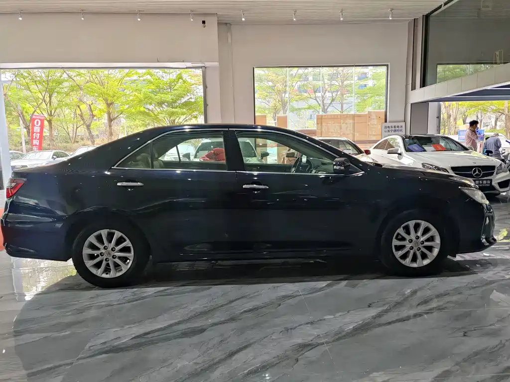 Toyota Camry 2015 — фото 28