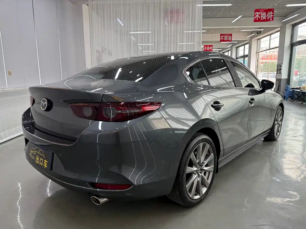 Mazda 3 Axela 2022