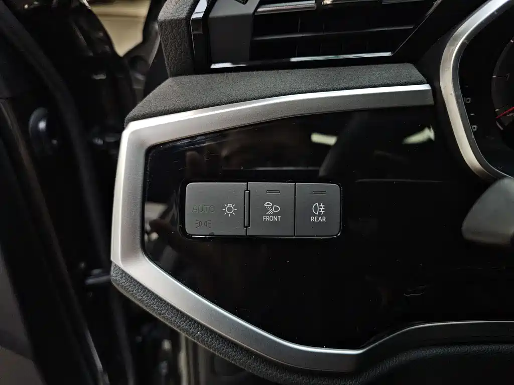 Audi Q3 2022 — фото 19
