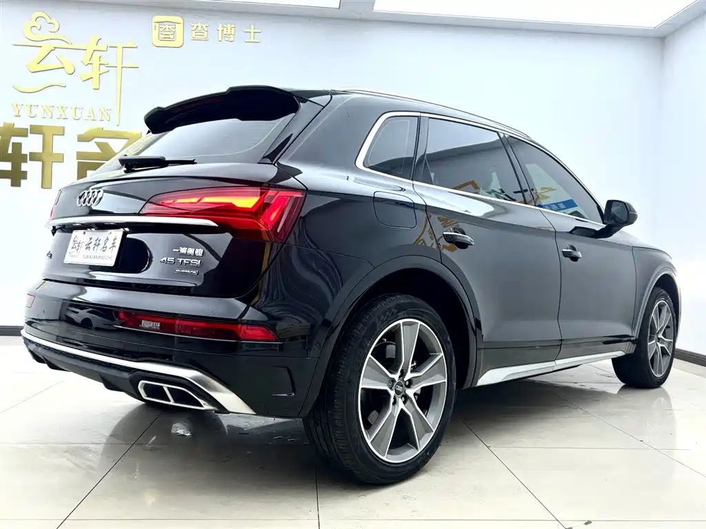 Audi Q5L 2023 — фото 6