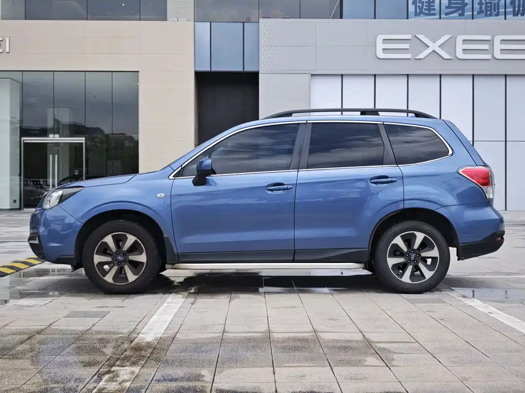 Subaru Forester 2017 — фото 12