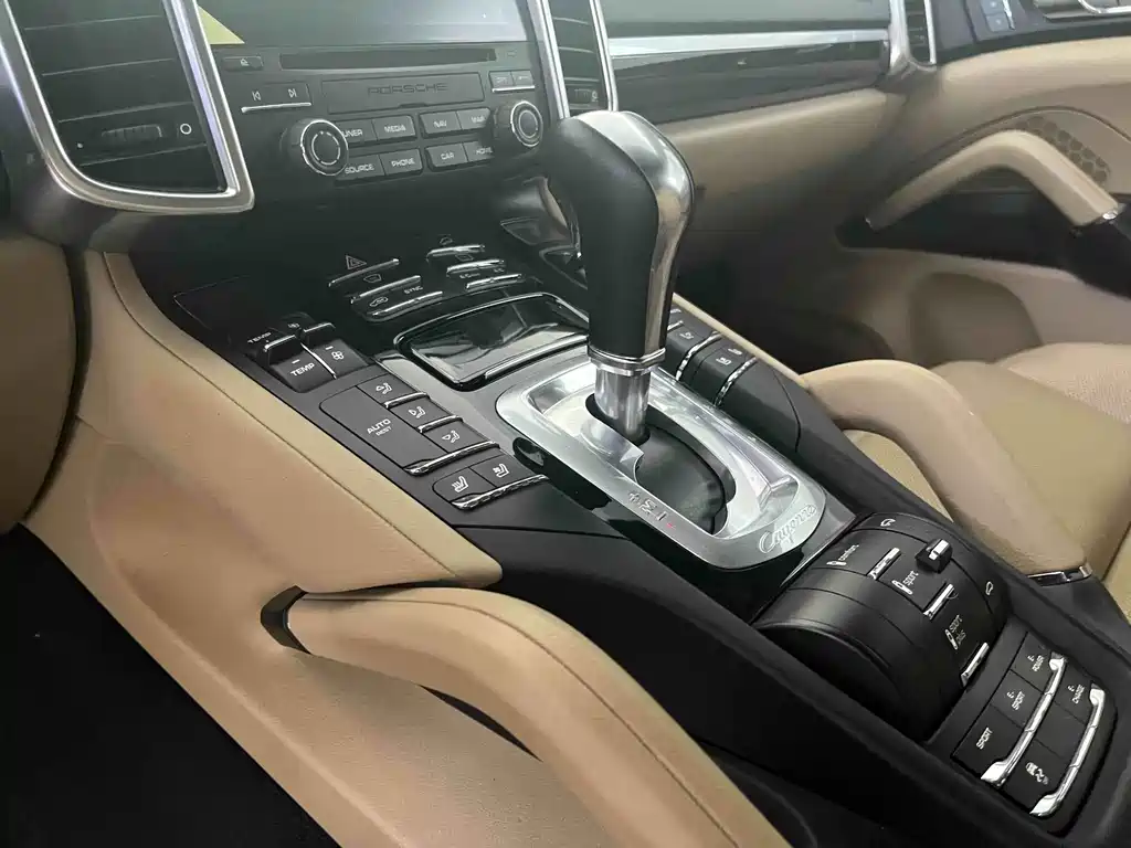 Porsche Cayenne New Energy 2018 — фото 17