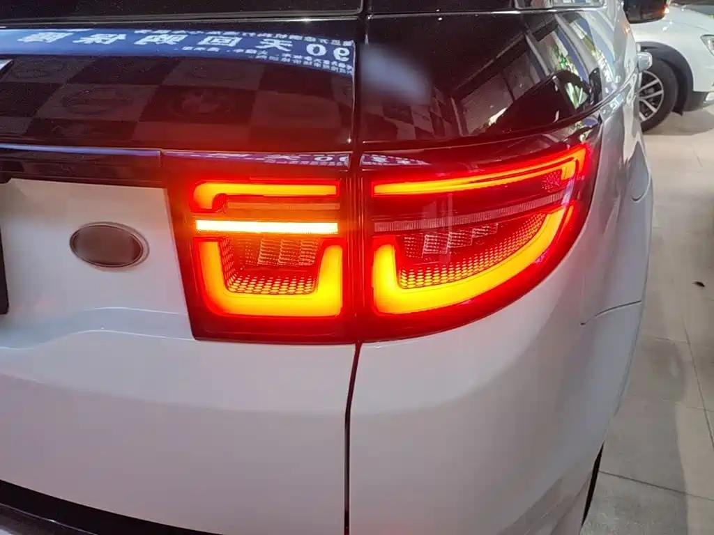 Land Rover Discovery Sport 2021 — фото 8