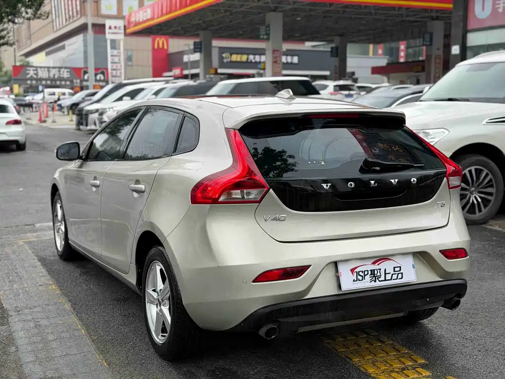 Volvo V40 2017 — фото 13