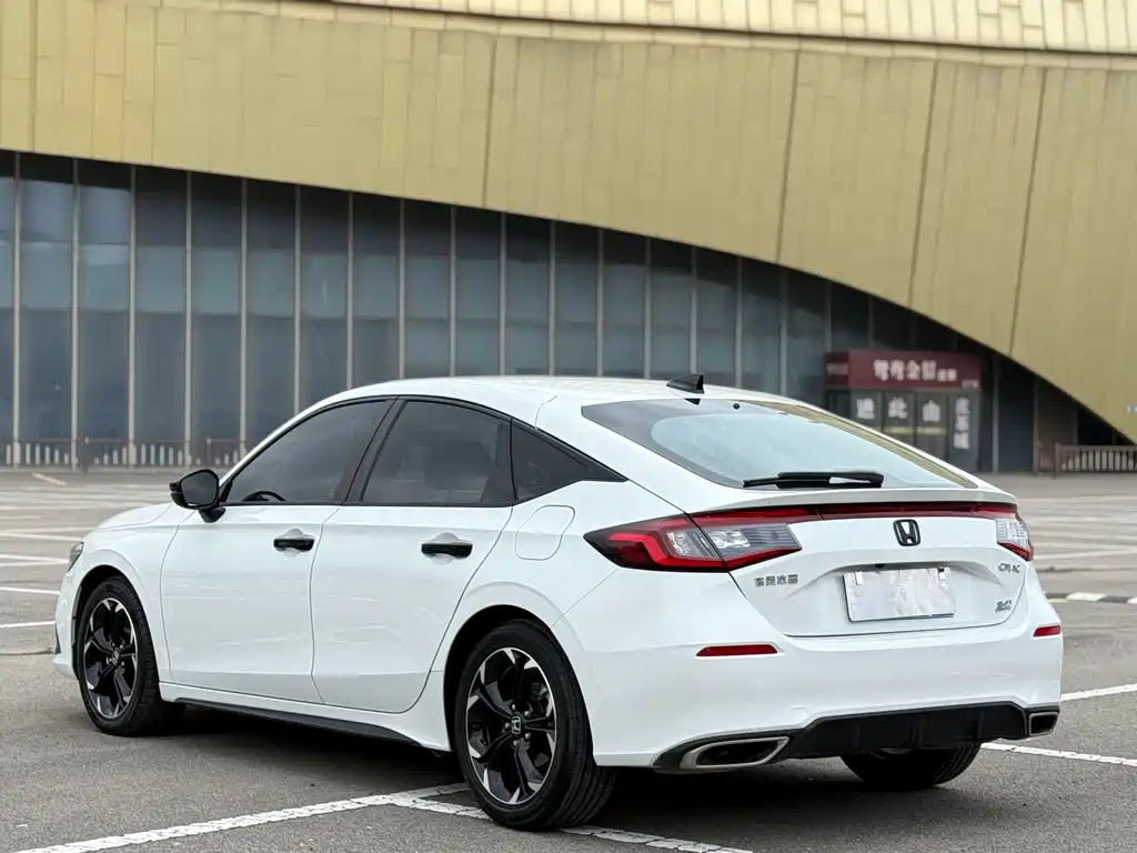 Honda Civic 2023 — фото 10