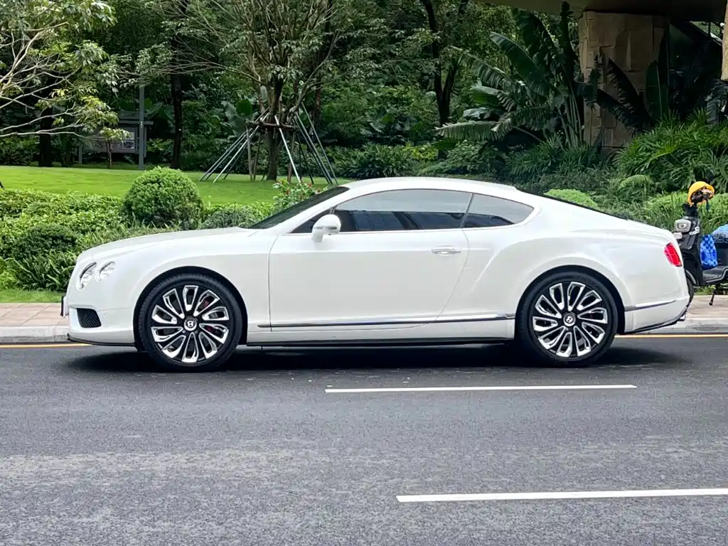 Bentley Continental 2017 — фото 6