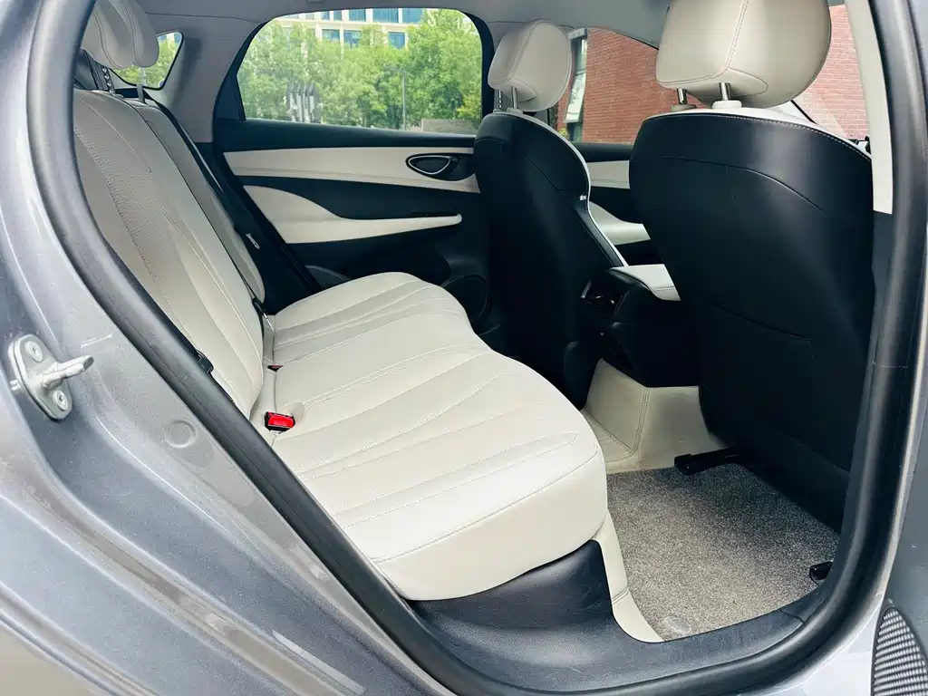 BYD Seal 05 DM-i 2025 — фото 14