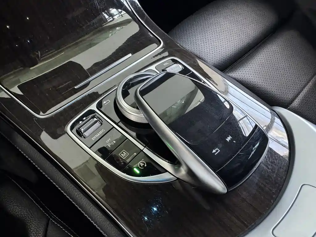 Mercedes-Benz GLC 2019 — фото 10