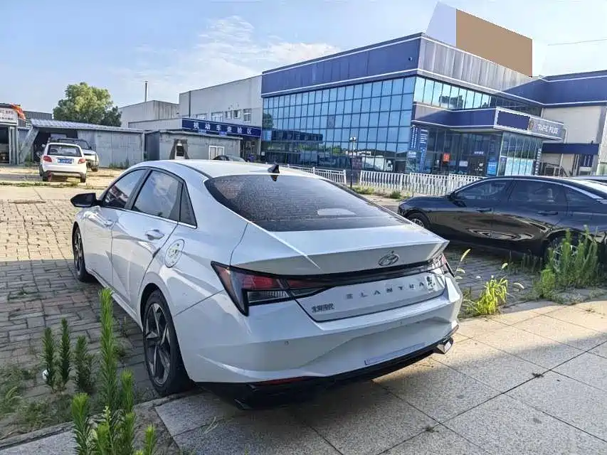 Hyundai Elantra 2021