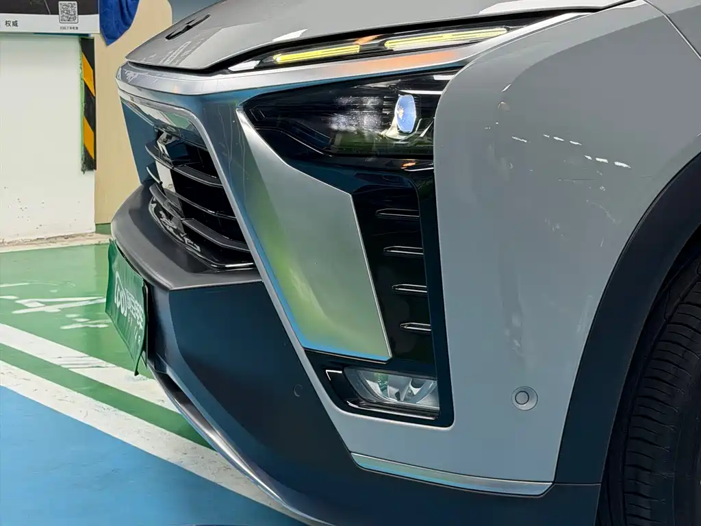 NIO ES8 2021