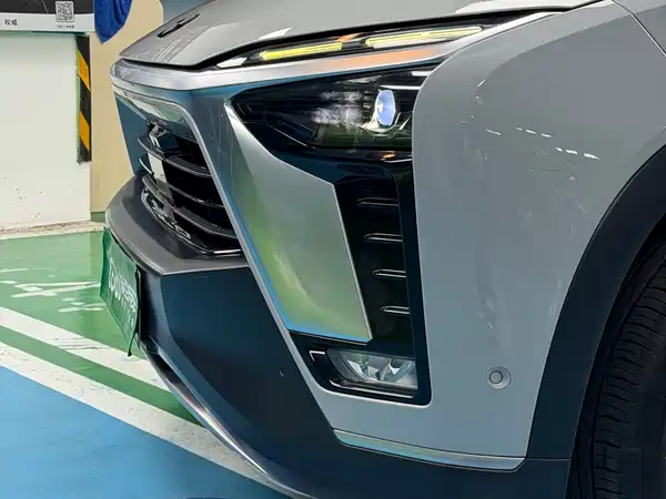 NIO ES8 2021