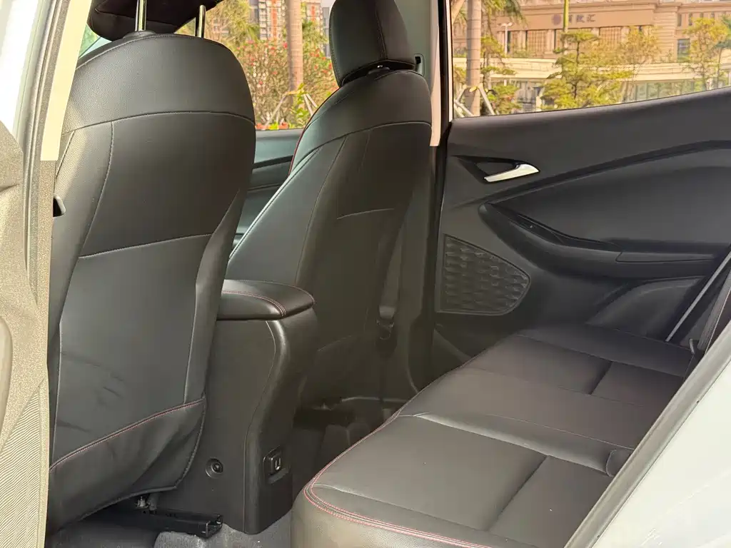 Chevrolet Trax 2023 — фото 11