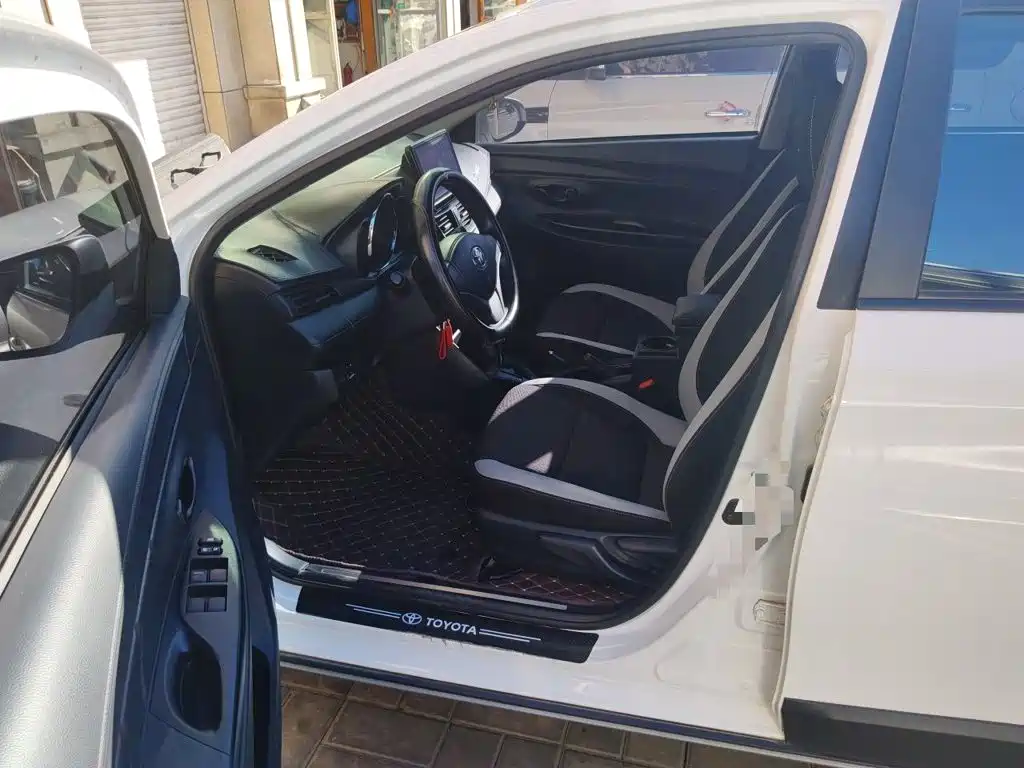 Toyota Yaris L 2021 — фото 14