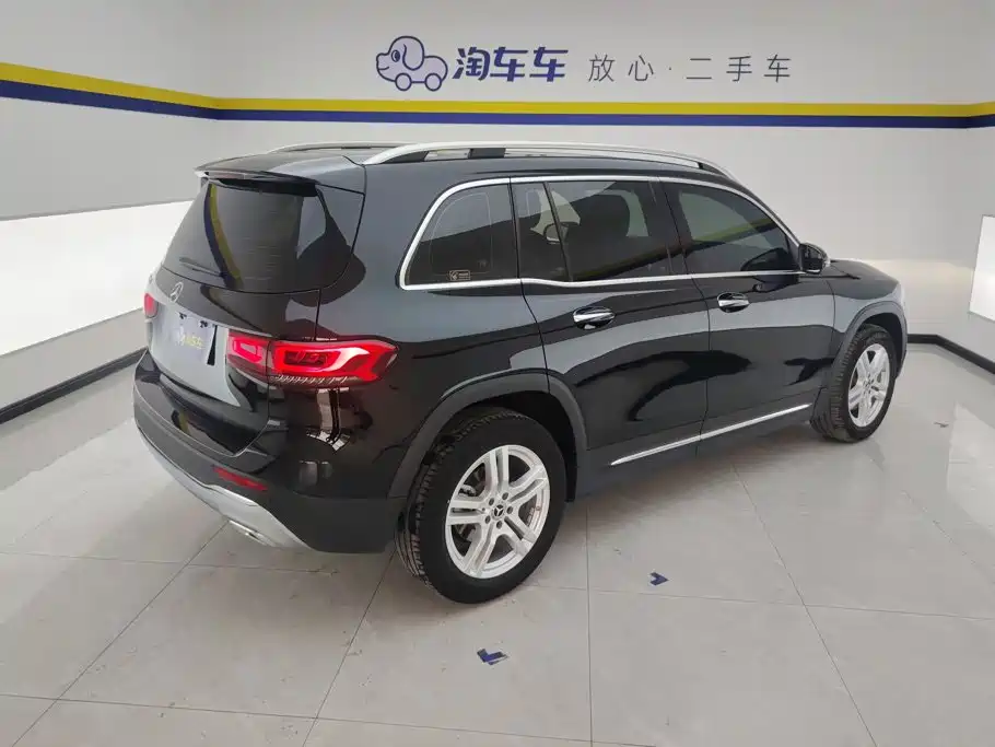 Mercedes-Benz GLB 2023