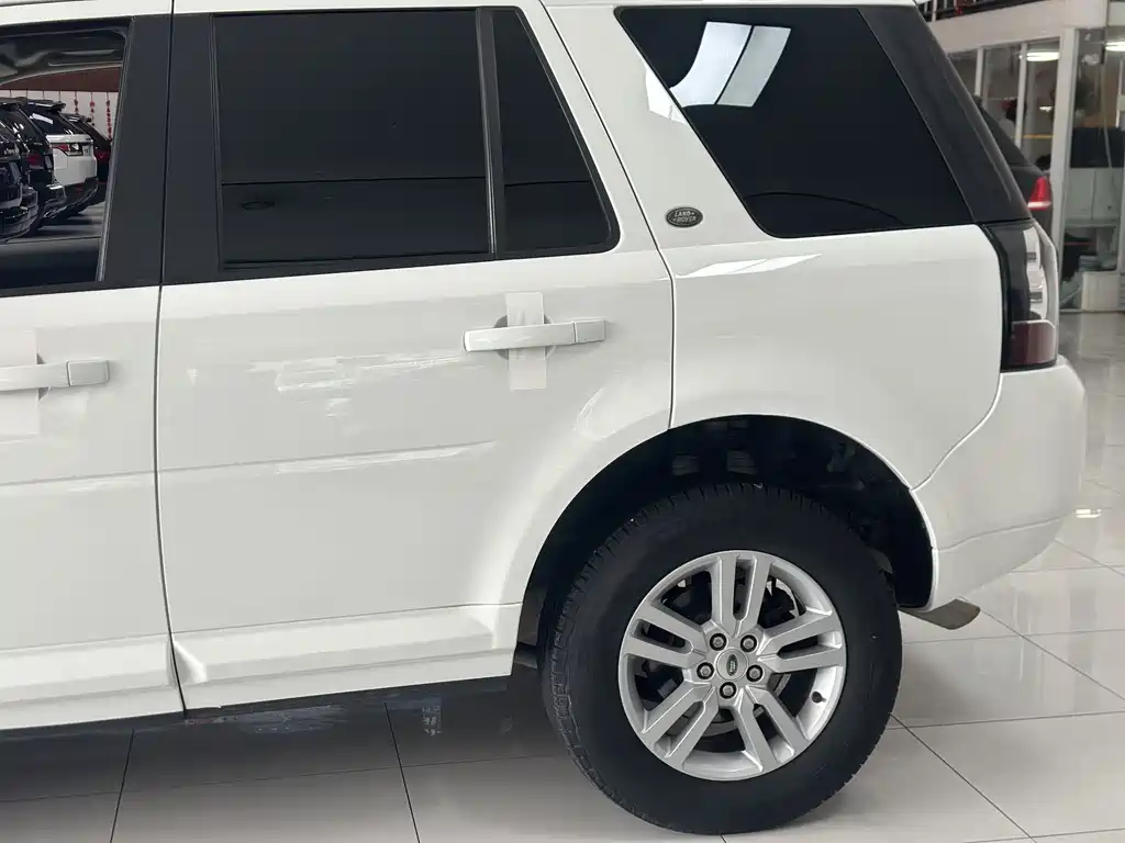 Land Rover Freelander 2 2014 — фото 13