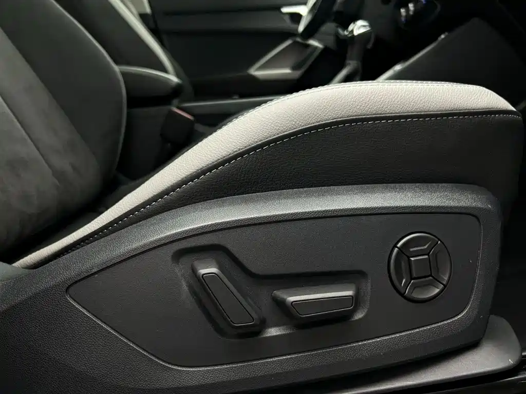 Audi Q3 2022 — фото 10