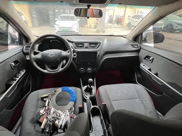 Kia K2 2012