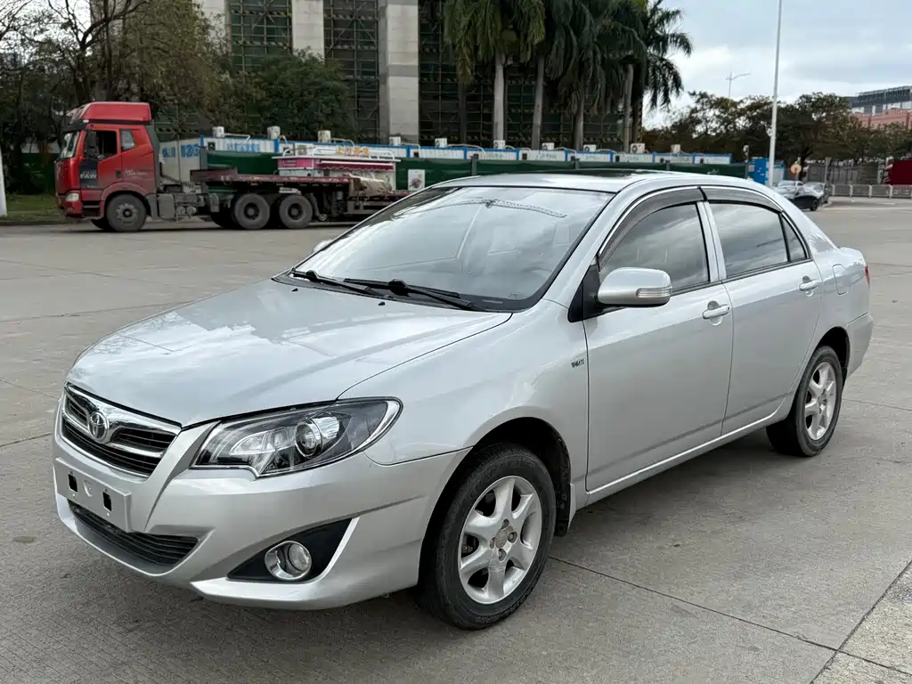 Toyota Corolla 2016 — фото 1