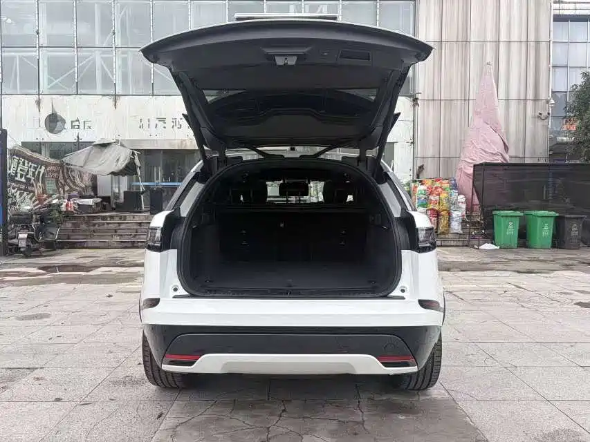 Land Rover Range Rover Velar 2024 — фото 12