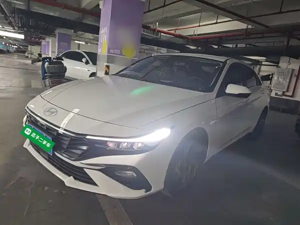 Hyundai Elantra 2024