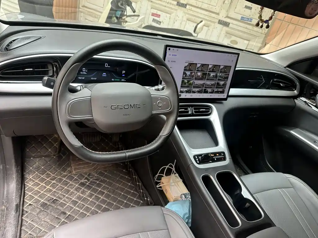 Geely Galaxy Starwish 2025 — фото 8