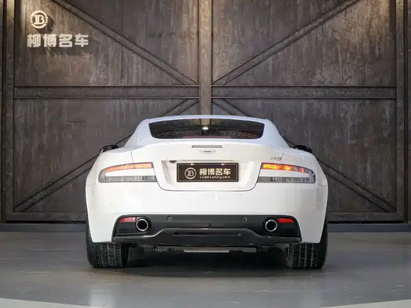 Aston Martin DB9 2015