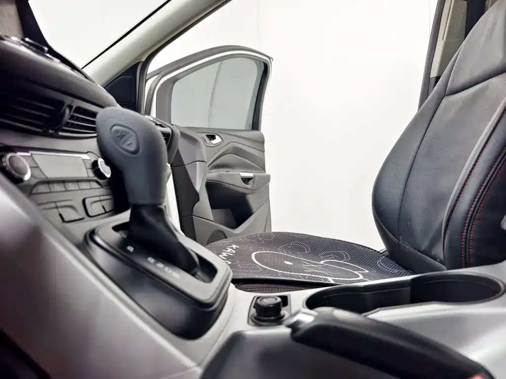 Ford Kuga 2016 — фото 11