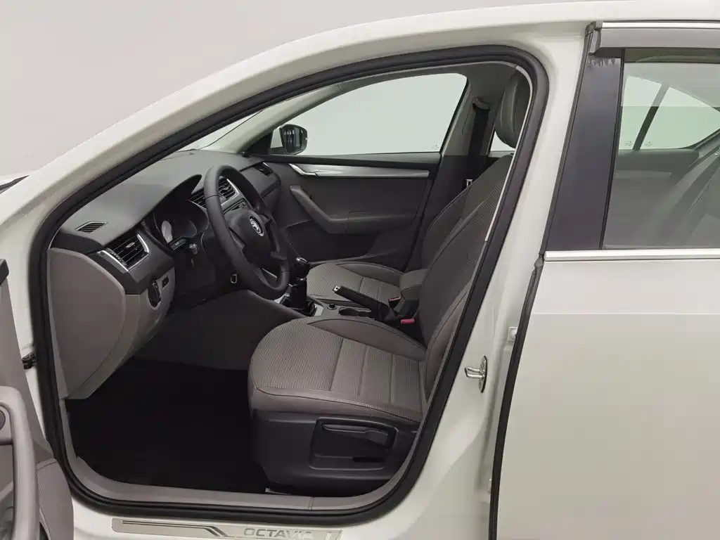 Skoda Octavia 2015 — фото 10