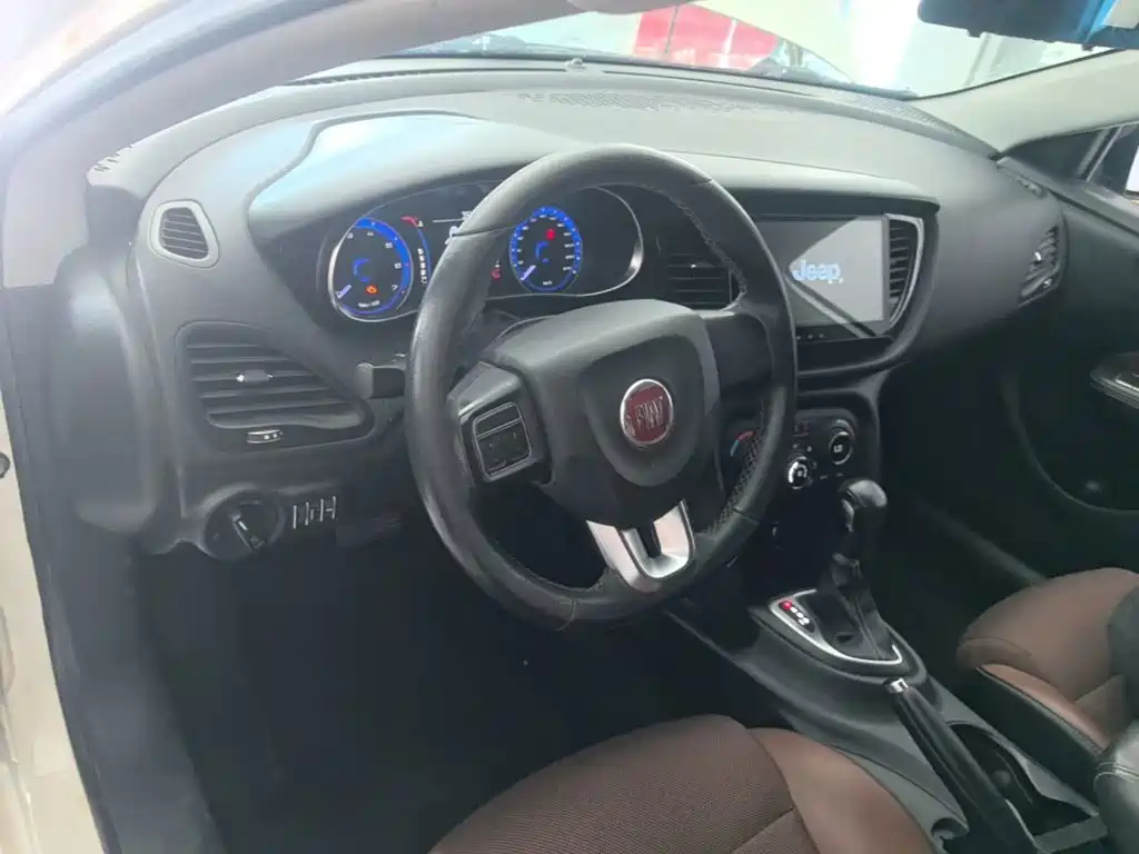 Fiat Viaggio 2017 — фото 10