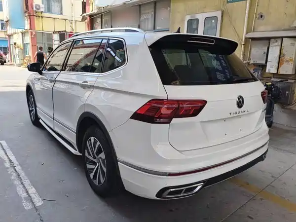 Volkswagen Tiguan L Plug-In Hybrid 2022