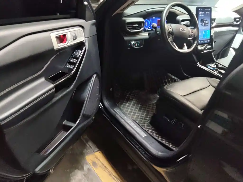 Ford Explorer 2021 — фото 14