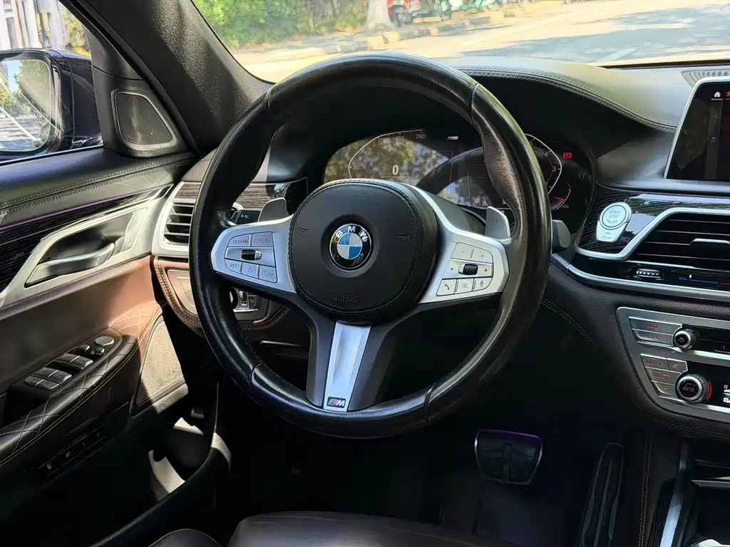 BMW 7 Series 2021 — фото 17