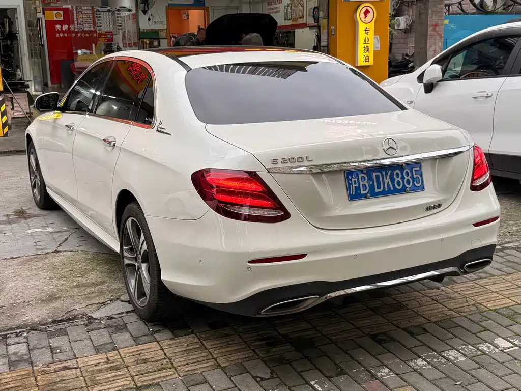 Mercedes-Benz E-Class 2018 — фото 17