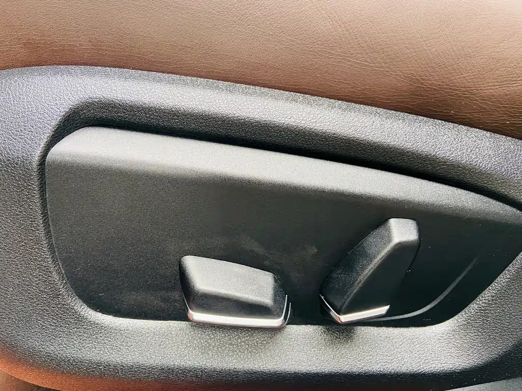 BMW 5 Series 2015 — фото 24