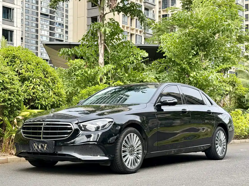 Mercedes-Benz E-Class 2023 — фото 10