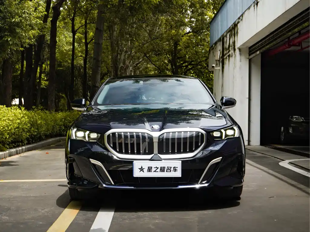 BMW 5 Series 2025