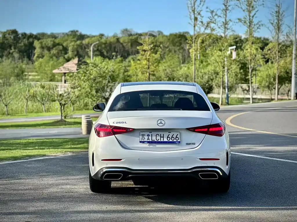 Mercedes-Benz C-Class 2023 — фото 13