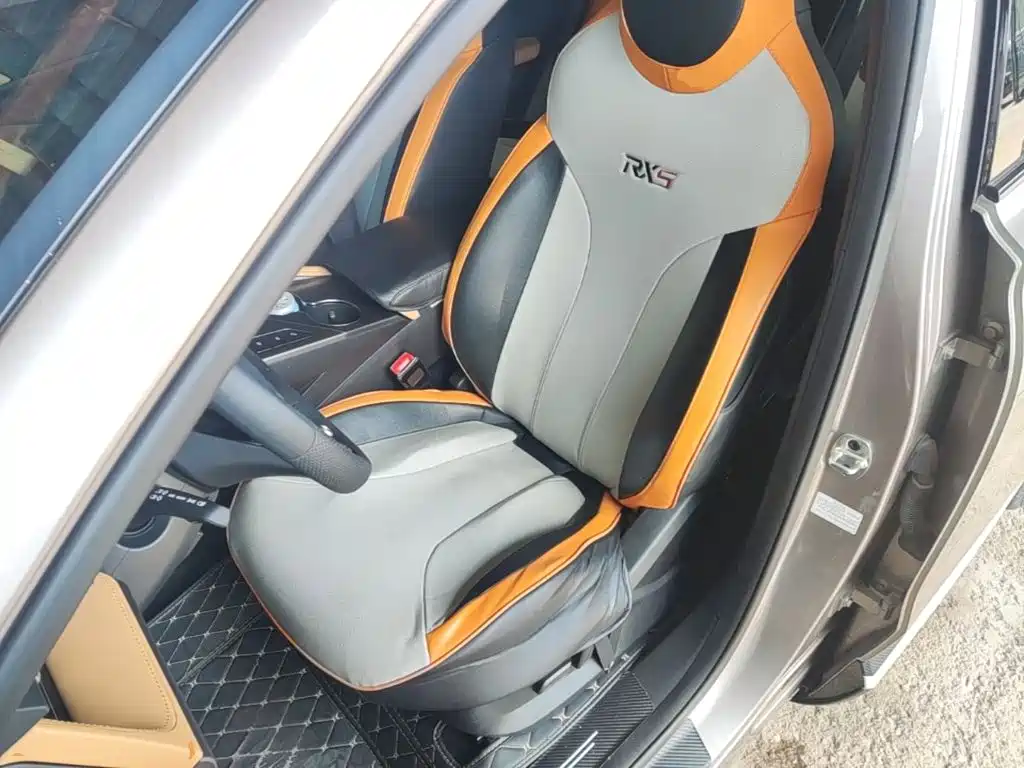 Roewe RX5 New Energy 2023 — фото 15