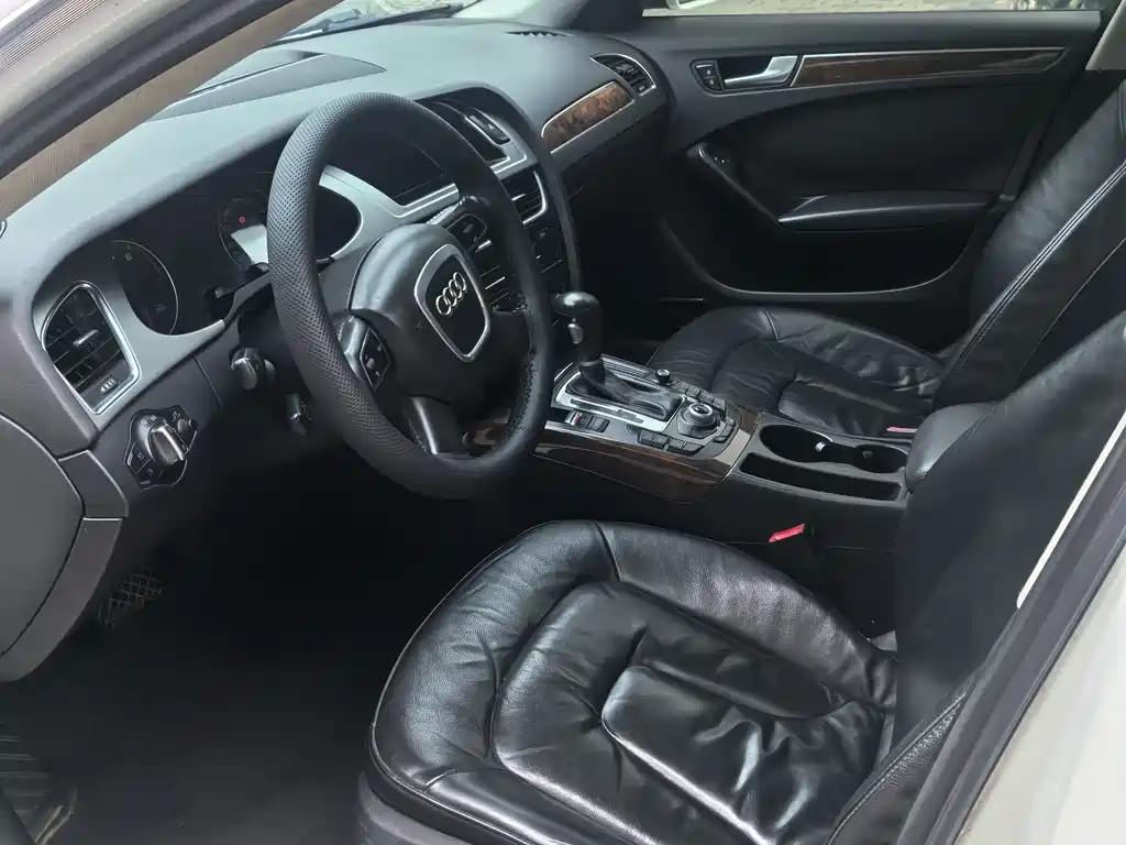 Audi A4L 2011